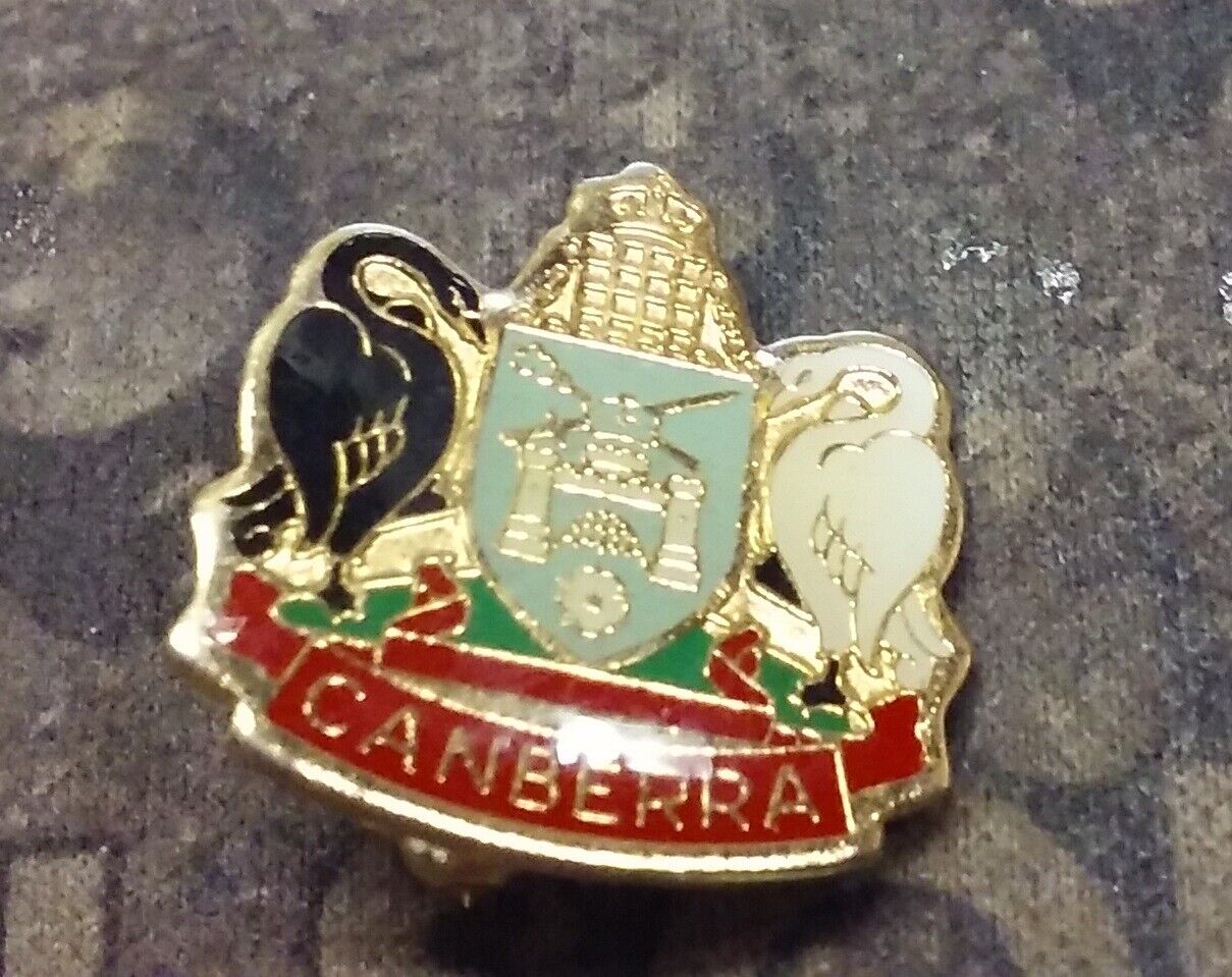 Canberra Australia Coat Of Arms Pin Badge