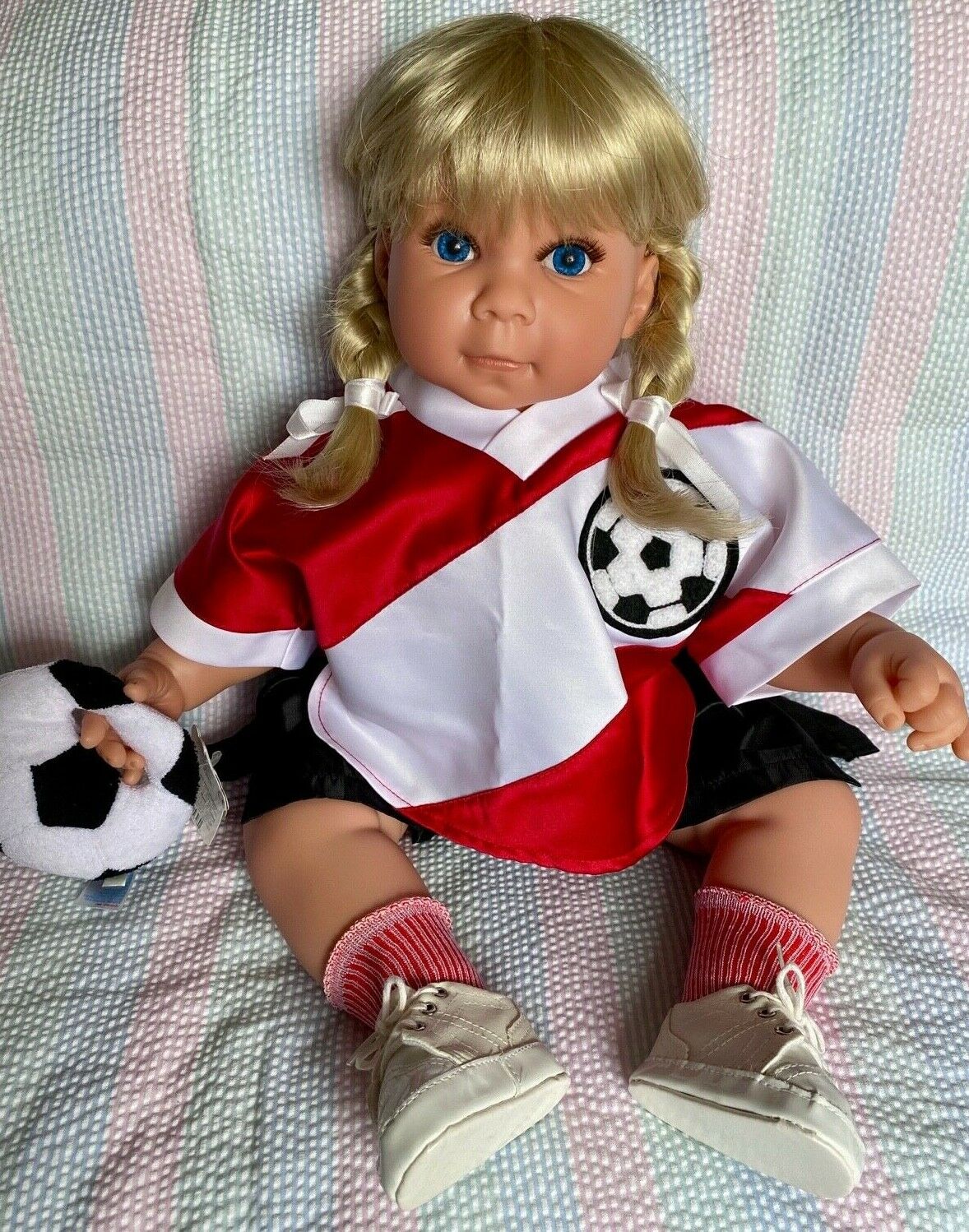 Lee Middleton Doll Soccer "cutie Pie" Sculpt Toddler Blonde Braids/blue Eyes