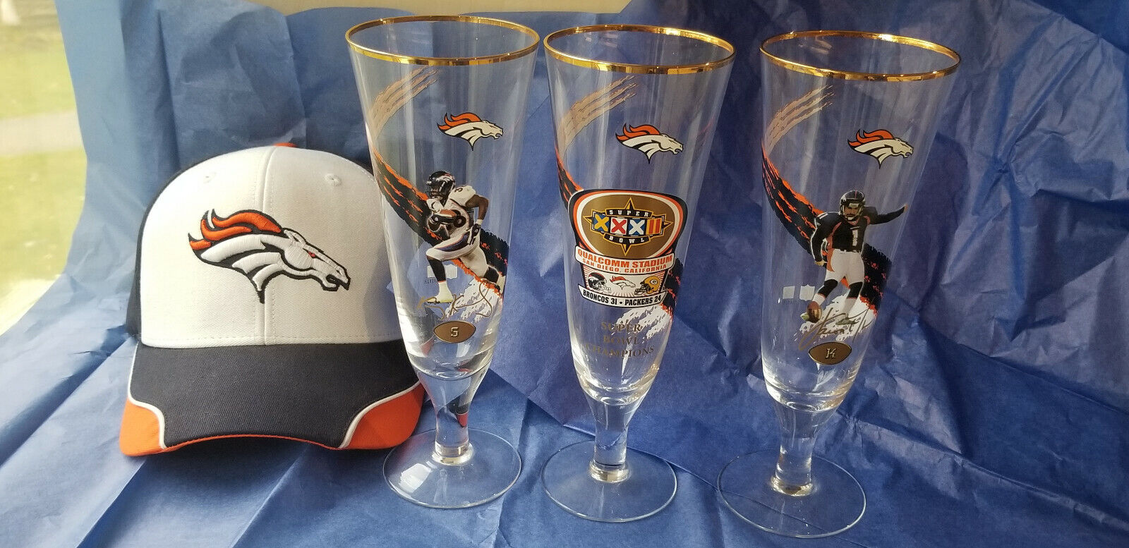 Denver Broncos Super Bowl XXXII (3) Collectible Pilsner Glasses (CoA)