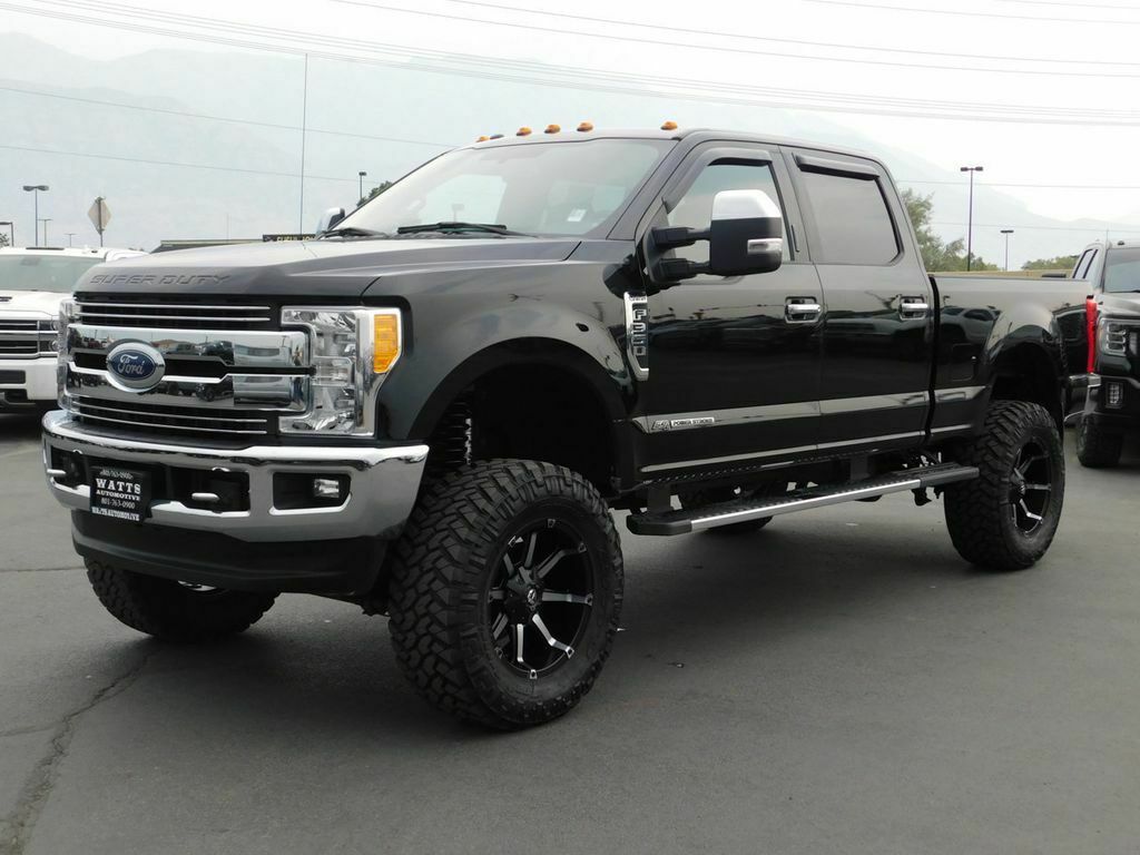 2017 Ford SUPER DUTY F-350 LARIAT LIFTED FORD CREW CAB LARIAT 4X4 POWERSTROKE DIESEL LEATHER NAV ROOF WHEELS TIRES